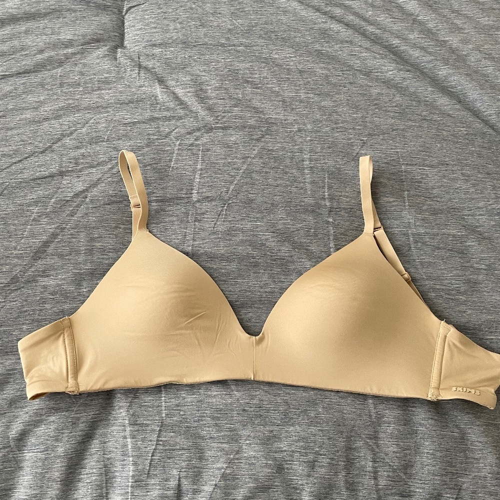 Skims Wireless Form T-shirt Bra - Sand 36A